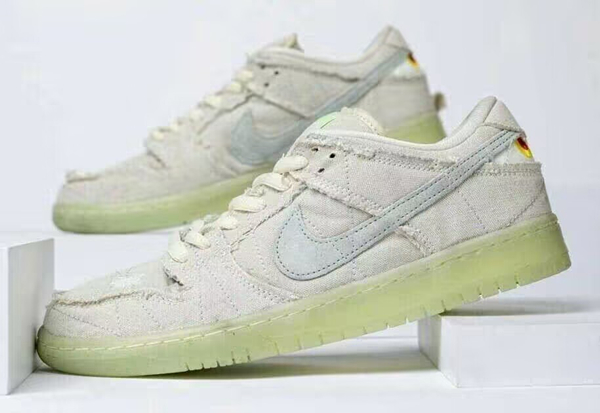 Women's Dunk Low Glow in the dark Shoes 219